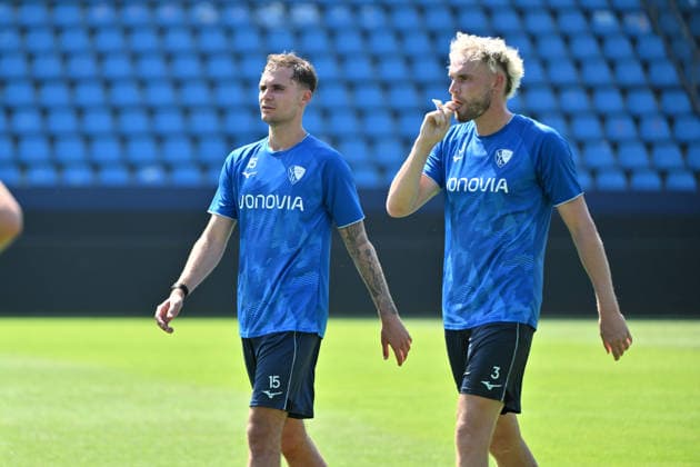 Michael Steinwender (VfL Bochum), Philipp Strompf (VfL Bochum), v.li. 25.06.2026, Fussball 2. Bundesliga, Saison 2026 2027, Trainingsauftakt VfL Bochum Bochum Vonovia Ruhrstadion Nordrhein Westfalen Deutschland *** Michael Steinwender, VfL Bochum; Philipp Strompf, VfL Bochum; from left, June 25, 2026; soccer, 2. Bundesliga; 2026–2027 season; start of training camp for VfL Bochum at the Vonovia Ruhrstadion in Bochum, North Rhine-Westphalia, Germany Team2