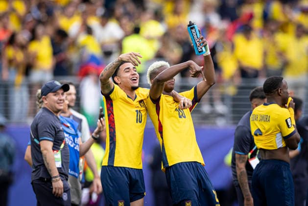 FOOTBALL : Allemagne vs Equateur- Coupe du monde FIFA 2026. Stade de Newark, New Jersey, Etats-Unis. 25-06-2026 CÃ lÃ bration de l Ã quipe de Ecuador apres avoir remportÃ la victoire. Kendry Paez 10 (Ecuador) et John Mercado 20 (Ecuador)  Copyright: xx