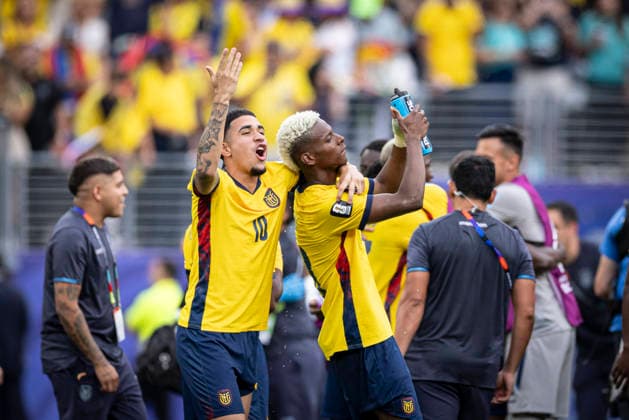 FOOTBALL : Allemagne vs Equateur- Coupe du monde FIFA 2026. Stade de Newark, New Jersey, Etats-Unis. 25-06-2026 CÃ lÃ bration de l Ã quipe de Ecuador apres avoir remportÃ la victoire. Kendry Paez 10 (Ecuador) et John Mercado 20 (Ecuador)  Copyright: xx