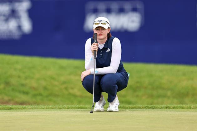 Karis Davidson of Australia lines up a putt on the ninth green during the first round of the 2026 KPMG Women s PGA, Golf Herren Championship at Hazeltine National Golf Club on June 25, 2026 in Chaska, Minnesota. CSM. Golf 2026: KPMG Women s PGA Championship Round One  - ZUMAc04_ 20260625_zma_c04_253 Copyright: xStevenxGarciax