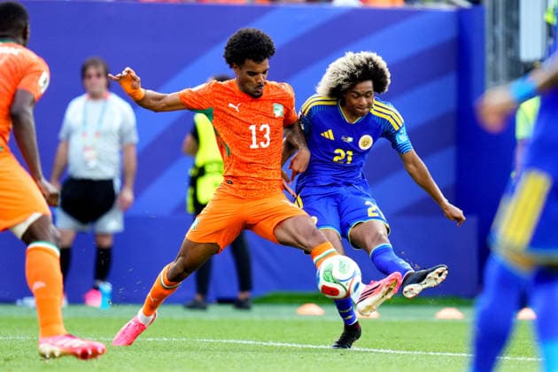 June 25, 2026: Curacao Midfielder Tahith Chong (21) shoots the ball during the second half of a World Cup Match against Ivory Coast at Philadelphia Stadium in Philadelphia, Pennsylvania. CSM Philadelphia United States of America - ZUMAc04_ 20260625_zma_c04_224 Copyright: xKylexRoddenx