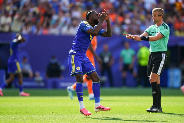 June 25, 2026: Curacao Defender Sherel Floranus (5) reacts after a missed shot during the second half of a World Cup Match against Ivory Coast at Philadelphia Stadium in Philadelphia, Pennsylvania. CSM Philadelphia United States of America - ZUMAc04_ 20260625_zma_c04_226 Copyright: xKylexRoddenx