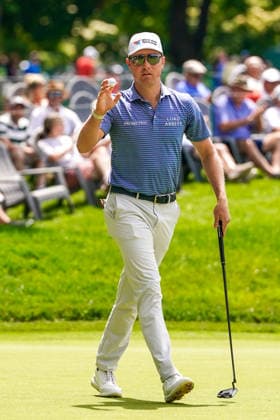 June 25, 2026, Cromwell, Connecticut, USA: Ben Griffin (USA) waves to the gallery after putting the 7th green during the first round of the 2026 Travelers Championship at TPC River Highlands. GOLF 2026: Travelers Championship - Round 1  - ZUMAw109 20260625_fap_w109_010 Copyright: xDebbyxWongx