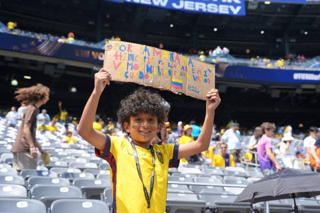 An Ecuadorian fan attends a Group E match of the 2026 FIFA World Cup, WM, Weltmeisterschaft, Fussball between Ecuador and Germany at MetLife Stadium in New Jersey, USA 25 June 2026. FIFA World Cup 2026: Ecuador vs. Germany !ACHTUNG: NUR REDAKTIONELLE NUTZUNG!  Copyright: xOctavioxGuzmánx AMDEP7303 20260625-55020711946_1