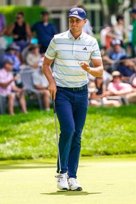 June 25, 2026, Cromwell, Connecticut, USA: Ludvig Aberg (SWE) waves to the gallery after putting the 7th green during the first round of the 2026 Travelers Championship at TPC River Highlands. GOLF 2026: Travelers Championship - Round 1  - ZUMAw109 20260625_fap_w109_023 Copyright: xDebbyxWongx