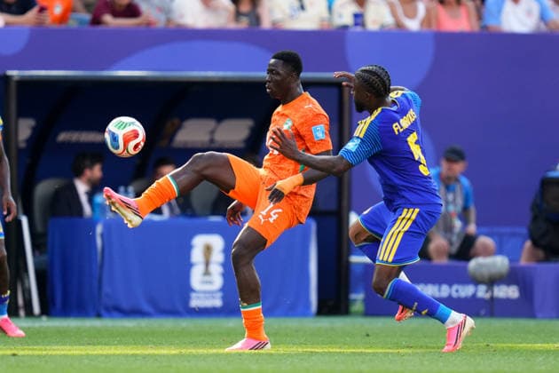 June 25, 2026: Ivory Coast Forward Oumar Diakite (14) controls the ball during the second half of a World Cup Match against Curacao at Philadelphia Stadium in Philadelphia, Pennsylvania. CSM Philadelphia United States of America - ZUMAc04_ 20260625_zma_c04_234 Copyright: xKylexRoddenx