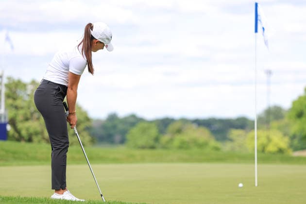 Aline Krauter of Germany chips a shot onto the ninth green during the first round of the 2026 KPMG Women s PGA, Golf Herren Championship at Hazeltine National Golf Club on June 25, 2026 in Chaska, Minnesota. CSM. Chaska USA - ZUMAc04_ 20260625_zma_c04_242 Copyright: xStevenxGarciax