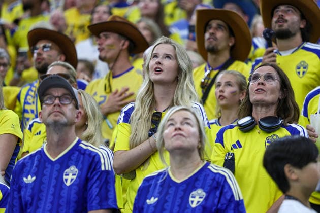 . The supporters of Sweden during the FIFA World Cup, WM, Weltmeisterschaft, Fussball 2026 Group F match between Japan and Sweden at Dallas Stadium on June 25, 2026 in Dallas, United States. (Photo by Torbjorn Tande DeFodi Images) - *** Sweden fans during the 2026 FIFA World Cup Group F match between Japan and Sweden at Dallas Stadium on June 25, 2026, in Dallas, United States. Photo by Torbjorn Tande, DeFodi Images
