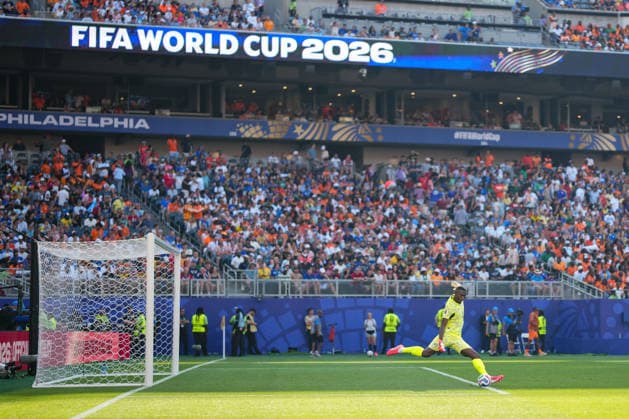 June 25, 2026: Ivory Coast Goalie Yahia Fofana (1) kicks the ball during the second half of a World Cup Match against Curacao at Philadelphia Stadium in Philadelphia, Pennsylvania. CSM FIFA World Cup, WM, Weltmeisterschaft, Fussball 2026: Ivory Coast Vs Curacao JUN 25  - ZUMAc04_ 20260625_zma_c04_263 Copyright: xKylexRoddenx