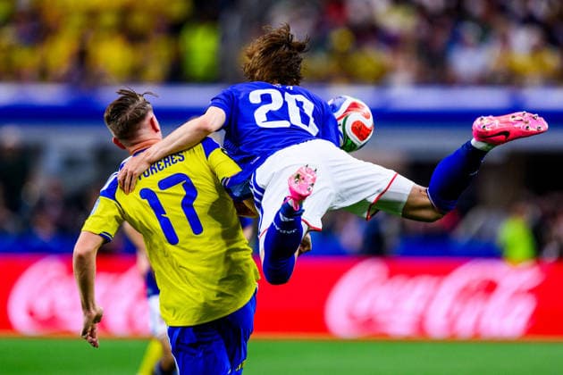 260625 Viktor Gyökeres of Sweden and Ayumu Seko of Japan during the FIFA World Cup, WM, Weltmeisterschaft, Fussball 2026 football match between Japan and Sweden on June 25, 2026 in Dallas. Photo: Petter Arvidson BILDBYRAN kod PA PA1259 bbeng fotboll football soccer fotball vm fotbolls-vm fotball-vm fotbolls-vm 2026 fifa world cup 2026 sverige sweden sverige a japan *** June 25, 2026: Viktor Gyökeres of Sweden and Ayumu Seko of Japan during the 2026 FIFA World Cup soccer match between Japan and Sweden on June 25, 2026 in Dallas. Photo by Petter Arvidson, BILDBYRAN. Code: PA PA1259 bbeng soccer football soccer World Cup 2026 FIFA World Cup 2026 Sweden Sweden A Japan  Copyright: PETTERxARVIDSON BB260625PA093