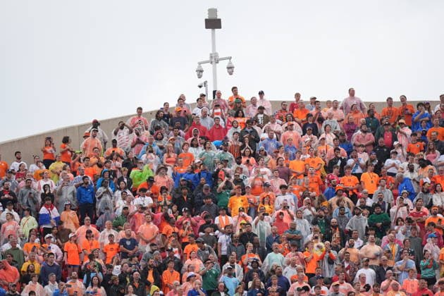 Tunisia v Netherlands - FIFA World Cup, WM, Weltmeisterschaft, Fussball 2026 - Group F KANSAS CITY, UNITED STATES - JUNE 25: Fans wearing raincoats to protect themselves from rain during the 2026 FIFA World Cup First Stage Group F match between Tunisia and Netherlands at Arrowhead Stadium (Kansas City Stadium) in Kansas City, Missouri, United States on June 25, 2026. Hakan Akgun Anadolu Missouri United States. Editorial use only. Please get in touch for any other usage.  Copyright: x2026xAnadoluxHakanxAkgunx
