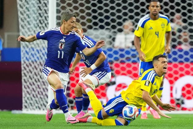 FIFA World Cup, WM, Weltmeisterschaft, Fussball 2026 - Group F - Japan vs Sweden Daizen Maeda of Japan (L) in action against Yasin Ayari of Sweden (R) during the FIFA World Cup 2026 group stage match Japan against Sweden, in Dallas, Texas, USA, 25 June 2026. DALLAS United States  Copyright: xJEFFREYxMCWHORTERx