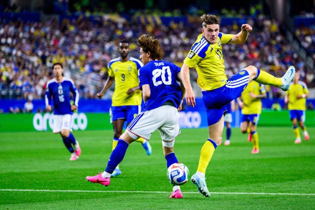 260625 Ayumu Seko of Japan and Viktor Gyökeres of Sweden during the FIFA World Cup, WM, Weltmeisterschaft, Fussball 2026 football match between Japan and Sweden on June 25, 2026 in Dallas. Photo: Petter Arvidson BILDBYRAN kod PA PA1259 bbeng fotboll football soccer fotball vm fotbolls-vm fotball-vm fotbolls-vm 2026 fifa world cup 2026 sverige sweden sverige a japan *** June 25, 2026: Ayumu Seko of Japan and Viktor Gyökeres of Sweden during the 2026 FIFA World Cup soccer match between Japan and Sweden on June 25, 2026 in Dallas. Photo by Petter Arvidson. BILDBYRAN code PA PA1259 bbeng soccer football fotball World Cup soccer World Cup 2026 FIFA World Cup 2026 Sweden Sweden A Japan  Copyright: PETTERxARVIDSON BB260625PA095