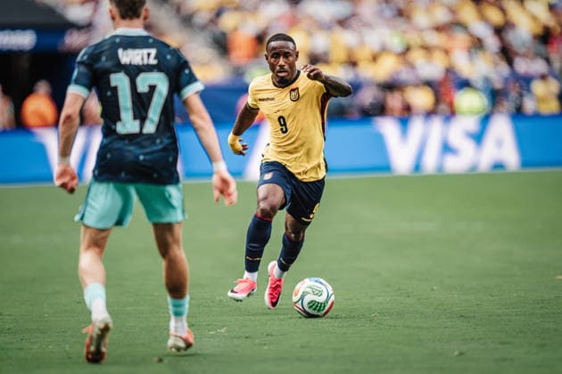Fußball Herren FIFA Fußball-Weltmeisterschaft 2026 Gruppe E Ecuador vs. Deutschland 25.06.2026 John Yeboah ( 9, Ecuador) am Ball New Jersey New York New Jersey Stadion New Jersey United States of America *** Men s Soccer 2026 FIFA World Cup Group E Ecuador vs. Germany June 25, 2026 John Yeboah 9, Ecuador in possession New Jersey New York New Jersey Stadium New Jersey United States of America
