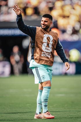 Fußball Herren FIFA Fußball-Weltmeisterschaft 2026 Gruppe E Ecuador vs. Deutschland 25.06.2026 Deniz Undav ( 26, Deutschland) winkt New Jersey New York New Jersey Stadion New Jersey United States of America *** Men s Soccer 2026 FIFA World Cup Group E Ecuador vs. Germany June 25, 2026 Deniz Undav 26, Germany waves New Jersey New York New Jersey Stadium New Jersey United States of America