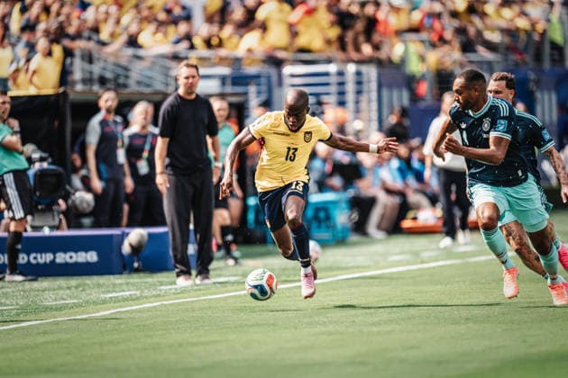 Fußball Herren FIFA Fußball-Weltmeisterschaft 2026 Gruppe E Ecuador vs. Deutschland 25.06.2026 v.l. Enner Valencia ( 13, Ecuador) gegen Jonathan Tah ( 4, Deutschland) New Jersey New York New Jersey Stadion New Jersey United States of America *** Men s Soccer 2026 FIFA World Cup Group E Ecuador vs. Germany June 25, 2026, Enner Valencia 13 (Ecuador) vs. Jonathan Tah 4 (Germany), New Jersey, New York, New Jersey Stadium, New Jersey, United States of America