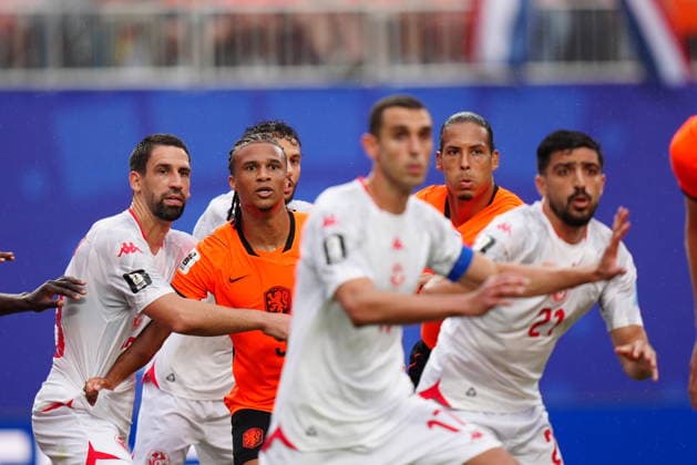 Tunisia v Netherlands - FIFA World Cup, WM, Weltmeisterschaft, Fussball 2026 - Group F KANSAS CITY, UNITED STATES - JUNE 25: Virgil Van Dijk (2nd R) of Netherlands in ation during the 2026 FIFA World Cup First Stage Group F match between Tunisia and Netherlands at Arrowhead Stadium (Kansas City Stadium) in Kansas City, Missouri, United States on June 25, 2026. Hakan Akgun Anadolu Missouri United States. Editorial use only. Please get in touch for any other usage.  Copyright: x2026xAnadoluxHakanxAkgunx