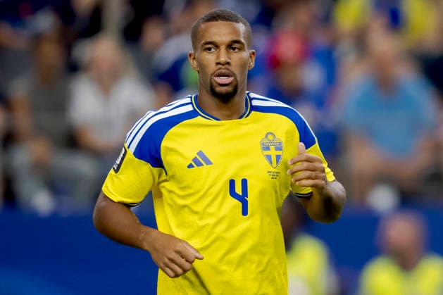 2026-06-25 Japan v Sweden - Group F: FIFA World Cup, WM, Weltmeisterschaft, Fussball 2026 ARLINGTON, UNITED STATES - JUNE 25: Isak Hien of Sweden during the Group F: FIFA World Cup 2026 match between Japan and Sweden at Dallas Stadium on June 25, 2026 in Arlington, Texas. (Photo by Pablo Morano BSR Agency) Arlington United States Content not available for redistribution in The Netherlands directly or indirectly through any third parties. Copyright: xBSRxAgencyx