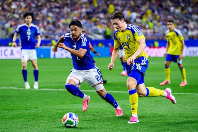 260625 Yukinari Sugawara of Japan and Elliot Stroud of Sweden during the FIFA World Cup, WM, Weltmeisterschaft, Fussball 2026 football match between Japan and Sweden on June 25, 2026 in Dallas. Photo: Petter Arvidson BILDBYRAN kod PA PA1259 bbeng fotboll football soccer fotball vm fotbolls-vm fotball-vm fotbolls-vm 2026 fifa world cup 2026 sverige sweden sverige a japan *** June 25, 2026: Yukinari Sugawara of Japan and Elliot Stroud of Sweden during the 2026 FIFA World Cup soccer match between Japan and Sweden on June 25, 2026 in Dallas. Photo by Petter Arvidson, BILDBYRAN. Code: PA PA1259 bbeng soccer football fotball World Cup soccer World Cup 2026 FIFA World Cup 2026 Sweden Sweden A Japan  Copyright: PETTERxARVIDSON BB260625PA143