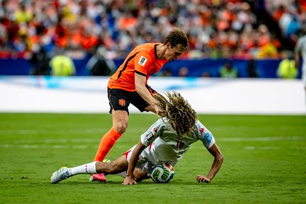 KANSAS CITY - (l-r) Frenkie de Jong of the Netherlands and Hannibal Mejbri of Tunisia during the 2026 World Cup at Arrowhead Stadium on June 25, 2026 in Kansas City United States. (Photo by Stefan Koops EYE4IMAGES DeFodi Images) - *** KANSAS CITY l r Frenkie de Jong of the Netherlands and Hannibal Mejbri of Tunisia during the 2026 World Cup at Arrowhead Stadium on June 25, 2026, in Kansas City, United States. Photo by Stefan Koops, EYE4IMAGES, DeFodi Images