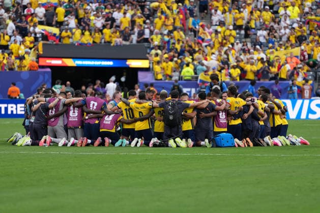 IPA86066016 - Ecuadorian players celebrate their victory during the Group E match between Ecuador and Germany at the FIFA World Cup, WM, Weltmeisterschaft, Fussball in New York, USA, on June 25, 2026  Copyright: xEmmanuelexMastrodonato IPAxSportx xx 86066016
