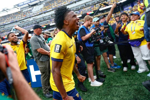 June 25,2026: After the game, Ecuador defender Angelo Preciado (7) celebrates in a FIFA World Cup, WM, Weltmeisterschaft, Fussball match at MetLife Stadium in East Rutherford, NJ. Ecuador defeats Germany 2-1. Cal Media Fifa World Cup 2026: Ecuador Vs Germany JUN 25  - ZUMAc04_ 20260625_faf_c04_121 Copyright: xShaquanxWoodyx