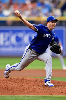 June 25, 2026, St. Petersburg, Florida, USA: Kansas City Royals starting pitcher Seth Lugo (67) delivers a pitch during an MLB, Baseball Herren, USA game against the Tampa Bay Rays on June 25, 2026 at Tropicana Field. The Rays beat the Royals 13-2. MLB 2026: Tampa Bay Rays 13 : 2 Kansas City Royals  - ZUMAh180 20260625_zsp_h180_071 Copyright: xKimxHukarix