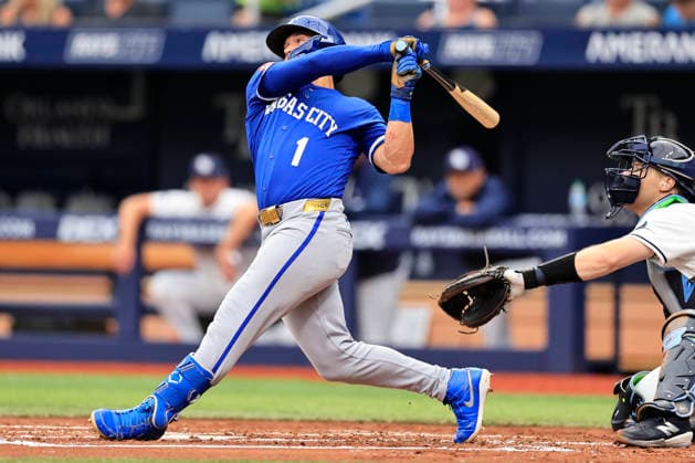 June 25, 2026, St. Petersburg, Florida, USA: Kansas City Royals left fielder Isaac Collins (1) fouls off a pitch during an MLB, Baseball Herren, USA game against the Tampa Bay Rays on June 25, 2026 at Tropicana Field. The Rays beat the Royals 13-2. MLB 2026: Tampa Bay Rays 13 : 2 Kansas City Royals  - ZUMAh180 20260625_zsp_h180_067 Copyright: xKimxHukarix
