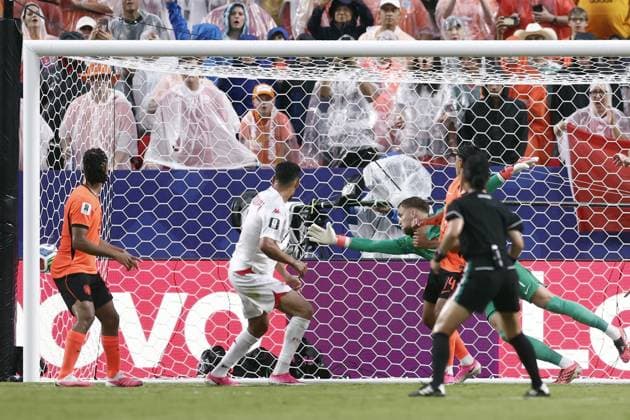 KANSAS - (lr) Hazem Mastouri of Tunisia scores the 1-2, Netherlands goalkeeper Bart Verbruggen has no chance during the 2026 FIFA World Cup, WM, Weltmeisterschaft, Fussball Group F match between Tunisia and the Netherlands at Kansas City Stadium on June 25, 2026, in Kansas, United States. ROBIN VAN LONKHUIJSEN ANP FIFA World Cup 2026 group stage 2026 xVIxANPxSportx xxANPxIVx 561997440 originalFilename: 561997440.jpg