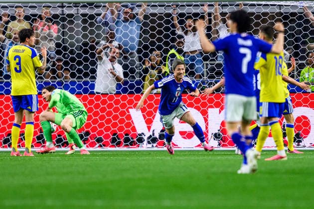 260625 goalkeeper Jacob Widell Zetterström of Sweden looks dejected and Daizen Maeda of Japan celebrates 1-0 during the FIFA World Cup, WM, Weltmeisterschaft, Fussball 2026 football match between Japan and Sweden on June 25, 2026 in Dallas. Photo: Petter Arvidson BILDBYRAN kod PA PA1259 bbeng fotboll football soccer fotball vm fotbolls-vm fotball-vm fotbolls-vm 2026 fifa world cup 2026 sverige sweden sverige a japan jubel depp *** June 25, 2026: Sweden’s goalkeeper Jacob Widell Zetterström looks dejected while Japan’s Daizen Maeda celebrates a 1-0 lead during the 2026 FIFA World Cup soccer match between Japan and Sweden on June 25, 2026 in Dallas. Photo by Petter Arvidson, BILDBYRAN. Code: PA PA1259 bbeng soccer football soccer World Cup 2026 FIFA World Cup 2026 Sweden Sweden A Japan Jubel depp  Copyright: PETTERxARVIDSON BB260625PA156