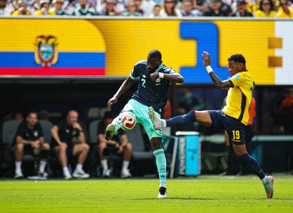 June 25, 2026, Rutherford, New Jersey, USA: Germany defender Antonio Rudiger (2) and Ecuador midfielder Gonzalo Plata (19) battle for the ball during the June 25th FIFA World Cup, WM, Weltmeisterschaft, Fussball 2026 matchup between Ecuador and Germany at MetLife Stadium in East Rutherford, New Jersey. FIFA World Cup 2026: Ecuador : Germany  - ZUMAs325 20260625_zsp_s325_037 Copyright: xJessxStilesx