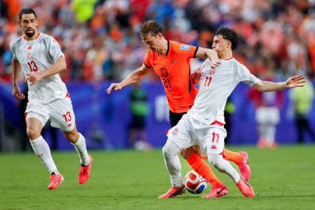 KANSAS CITY, 25-06-2026, Kansas City Stadium, World Cup 2026 Match between Tunesia and The Netherlands. Picture Shows Tunisia player Ismael Gharbi and Netherlands player Frenkie de Jong Tunesia - Netherlands (World Cup 2026)  x204648968x Copyright: