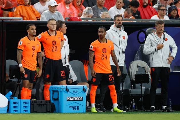 KANSAS CITY, 25-06-2026, Kansas City Stadium, World Cup 2026 Match between Tunesia and The Netherlands. Picture Shows Netherlands player Justin Kluivert , Netherlands player Teun Koopmeiners and Netherlands player Crysencio Summerville Tunesia - Netherlands (World Cup 2026)  x204649020x Copyright: