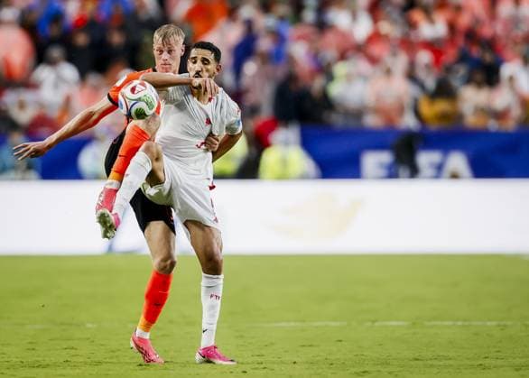 KANSAS - Jan Paul van Hecke for the Netherlands and Hazem Mastouri for Tunisia during the 2026 FIFA World Cup, WM, Weltmeisterschaft, Fussball Group F match between Tunisia and the Netherlands at Kansas City Stadium on June 25, 2026, in Kansas, United States. KOEN VAN WEEL ANP FIFA World Cup 2026 group stage 2026 xVIxANPxSportx xxANPxIVx 561998182 originalFilename: 561998182.jpg