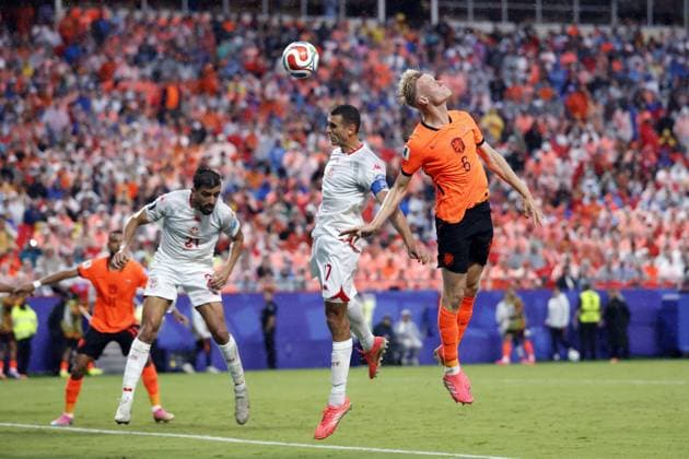 KANSAS - Jan Paul van Hecke or the Netherlands scores the 1-3 during the 2026 FIFA World Cup, WM, Weltmeisterschaft, Fussball Group F match between Tunisia and the Netherlands at Kansas City Stadium on June 25, 2026, in Kansas, United States. ROBIN VAN LONKHUIJSEN ANP FIFA World Cup 2026 group stage 2026 xVIxANPxSportx xxANPxIVx 561998225 originalFilename: 561998225.jpg