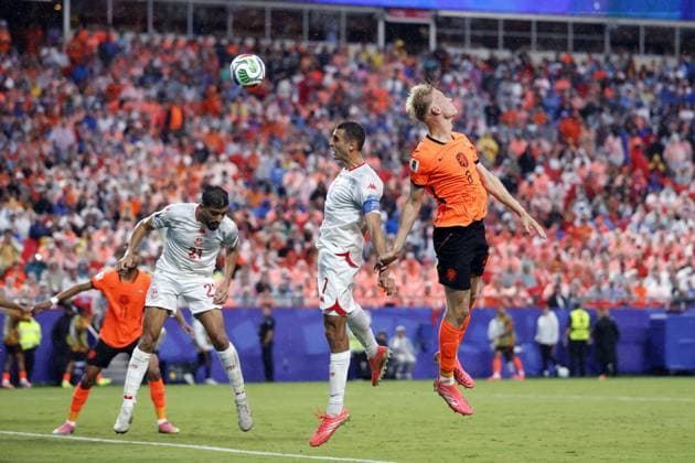 KANSAS - Jan Paul van Hecke or the Netherlands scores the 1-3 during the 2026 FIFA World Cup, WM, Weltmeisterschaft, Fussball Group F match between Tunisia and the Netherlands at Kansas City Stadium on June 25, 2026, in Kansas, United States. ROBIN VAN LONKHUIJSEN ANP FIFA World Cup 2026 group stage 2026 xVIxANPxSportx xxANPxIVx 561998266 originalFilename: 561998266.jpg