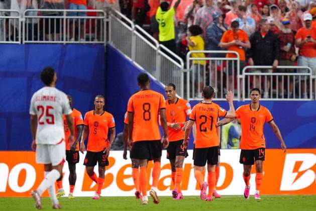 Tunisia v Netherlands - FIFA World Cup, WM, Weltmeisterschaft, Fussball 2026 - Group F KANSAS CITY, UNITED STATES - JUNE 25: Players of Netherlands celebrate after Jan Paul van Hecke s goal during the 2026 FIFA World Cup First Stage Group F match between Tunisia and Netherlands at Arrowhead Stadium (Kansas City Stadium) in Kansas City, Missouri, United States on June 25, 2026. Hakan Akgun Anadolu Missouri United States. Editorial use only. Please get in touch for any other usage.  Copyright: x2026xAnadoluxHakanxAkgunx