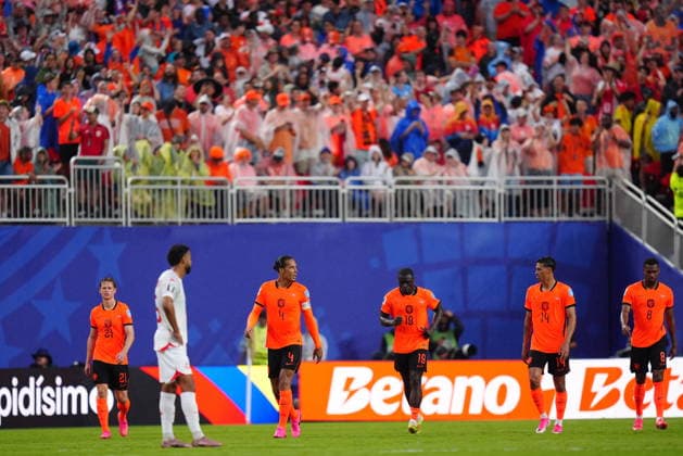 Tunisia v Netherlands - FIFA World Cup, WM, Weltmeisterschaft, Fussball 2026 - Group F KANSAS CITY, UNITED STATES - JUNE 25: Players of Netherlands celebrates after Jan Paul van Hecke s goal during the 2026 FIFA World Cup First Stage Group F match between Tunisia and Netherlands at Arrowhead Stadium (Kansas City Stadium) in Kansas City, Missouri, United States on June 25, 2026. Hakan Akgun Anadolu Missouri United States. Editorial use only. Please get in touch for any other usage.  Copyright: x2026xAnadoluxHakanxAkgunx