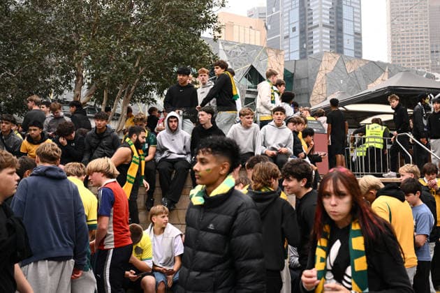 WORLD CUP LIVE SITE MELBOURNE, Socceroos supporters wait to watch the FIFA World Cup, WM, Weltmeisterschaft, Fussball Group D match between Australia and Paraguay at a live site at Federation Square, in Melbourne, Friday, June 26, 2026 ( NO ARCHIVING MELBOURNE VICTORIA AUSTRALIA  Copyright: xJOELxCARRETTx 20260626178391448131