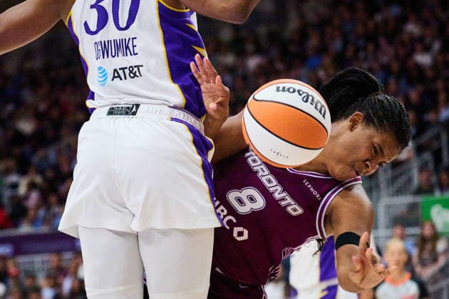 June 25, 2026, Toronto, On, Canada: Toronto Tempo s Nyara Sabally (8) hits Los Angeles Sparks Nneka Ogwumike (30) as she is fouled at the net during first half WNBA, Basketball Damen, USA basketball action in Toronto, on Thursday, June 25, 2026. Canada News - June 25, 2026  - ZUMAc35_ 20260625_zaf_c35_112 Copyright: xSammyxKoganx
