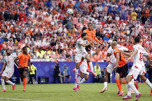 KANSAS - (lr) Montassar Talbi of Tunisia, Virgil van Dijk of the Netherlands during the FIFA World Cup, WM, Weltmeisterschaft, Fussball 2026 Group F match between Tunisia and the Netherlands at Kansas City Stadium on June 25, 2026, in Kansas, United States. ROBIN VAN LONKHUIJSEN ANP FIFA World Cup 2026 group stage 2026 xVIxANPxSportx xxANPxIVx 562000704 originalFilename: 562000704.jpg
