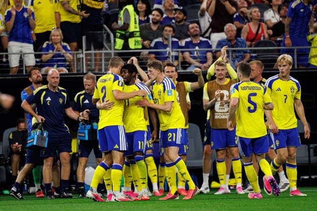 Anthony Elanga and Sweden players seen celebrating after scoring goal during FIFA World Cup, WM, Weltmeisterschaft, Fussball 2026 game between national teams of Japan an Sweden (Grzegorz Wajda Ball Raw Images) Arlington Dallas Stadium USA Copyright: xGrzegorzxWajdax grzegorzwajda_japan_netherlands_2526_2-27