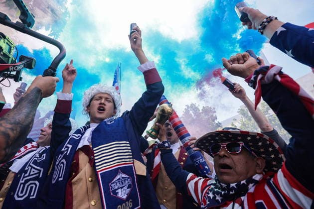 FIFA World Cup, WM, Weltmeisterschaft, Fussball 2026 - Group D - Turkey vs USA USA fans cheer ahead of the FIFA World Cup 2026 group stage match Turkey against USA, in Los Angeles, USA, 25 June 2026. LOS ANGELES United States  Copyright: xCHRISTOPHERxTORRESx
