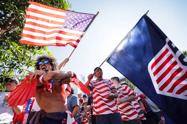 FIFA World Cup, WM, Weltmeisterschaft, Fussball 2026 - Group D - Turkey vs USA USA fans cheer ahead of the FIFA World Cup 2026 group stage match Turkey against USA, in Los Angeles, USA, 25 June 2026. LOS ANGELES United States  Copyright: xCHRISTOPHERxTORRESx