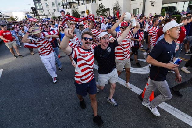 FIFA World Cup, WM, Weltmeisterschaft, Fussball 2026 - Group D - Turkey vs USA USA fans cheer ahead of the FIFA World Cup 2026 group stage match Turkey against USA, in Los Angeles, USA, 25 June 2026. LOS ANGELES United States  Copyright: xCHRISTOPHERxTORRESx