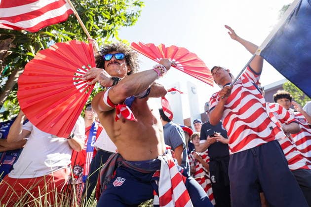 FIFA World Cup, WM, Weltmeisterschaft, Fussball 2026 - Group D - Turkey vs USA USA fans cheer ahead of the FIFA World Cup 2026 group stage match Turkey against USA, in Los Angeles, USA, 25 June 2026. LOS ANGELES United States  Copyright: xCHRISTOPHERxTORRESx