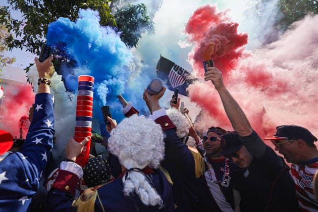 FIFA World Cup, WM, Weltmeisterschaft, Fussball 2026 - Group D - Turkey vs USA USA fans cheer ahead of the FIFA World Cup 2026 group stage match Turkey against USA, in Los Angeles, USA, 25 June 2026. LOS ANGELES United States  Copyright: xCHRISTOPHERxTORRESx