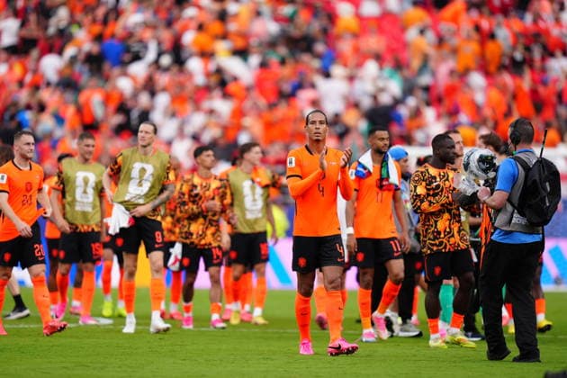 Tunisia v Netherlands - FIFA World Cup, WM, Weltmeisterschaft, Fussball 2026 - Group F KANSAS CITY, UNITED STATES - JUNE 25: Virgil van Dijk of Netherlands greets the crowd after the 2026 FIFA World Cup First Stage Group F match between Tunisia and Netherlands at Arrowhead Stadium (Kansas City Stadium) in Kansas City, Missouri, United States on June 25, 2026. Hakan Akgun Anadolu Missouri United States. Editorial use only. Please get in touch for any other usage.  Copyright: x2026xAnadoluxHakanxAkgunx