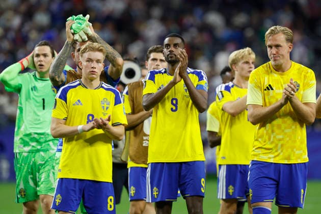Players of Sweden reacts after the FIFA World Cup, WM, Weltmeisterschaft, Fussball 2026 Group F match between Japan and Sweden at AT&T Stadium in Dallas, USA, 25 June 2025. FIFA World Cup 2026 - Group F - Japan vs. Sweden !ACHTUNG: NUR REDAKTIONELLE NUTZUNG!  Copyright: xMariscalx GR5315 20260626-55020712871_1