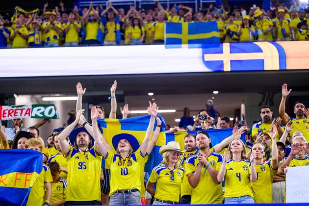 260625 Fans of Sweden after the FIFA World Cup, WM, Weltmeisterschaft, Fussball 2026 football match between Japan and Sweden on June 25, 2026 in Dallas. Photo: Ludvig Thunman BILDBYRAN kod LT PA1259 bbeng fotboll football soccer fotball vm fotbolls-vm fotball-vm fotbolls-vm 2026 fifa world cup 2026 sverige sweden sverige a japan publik *** 260625 Swedish fans after the 2026 FIFA World Cup soccer match between Japan and Sweden on June 25, 2026 in Dallas. Photo by Ludvig Thunman, BILDBYRAN. Code: LT PA1259. bbeng soccer football fotball World Cup soccer World Cup 2026 FIFA World Cup 2026 Sweden Sweden A Japan audience  Copyright: LUDVIGxTHUNMAN BB260625LT169